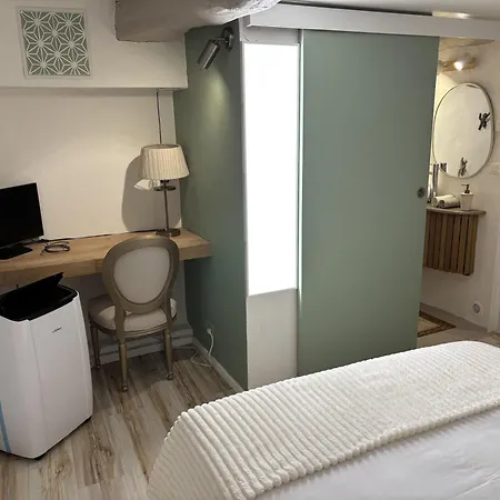 Cosy Flat In The Heart Of Village Valbonne