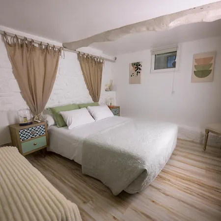 Cosy Flat In The Heart Of Village Apartment